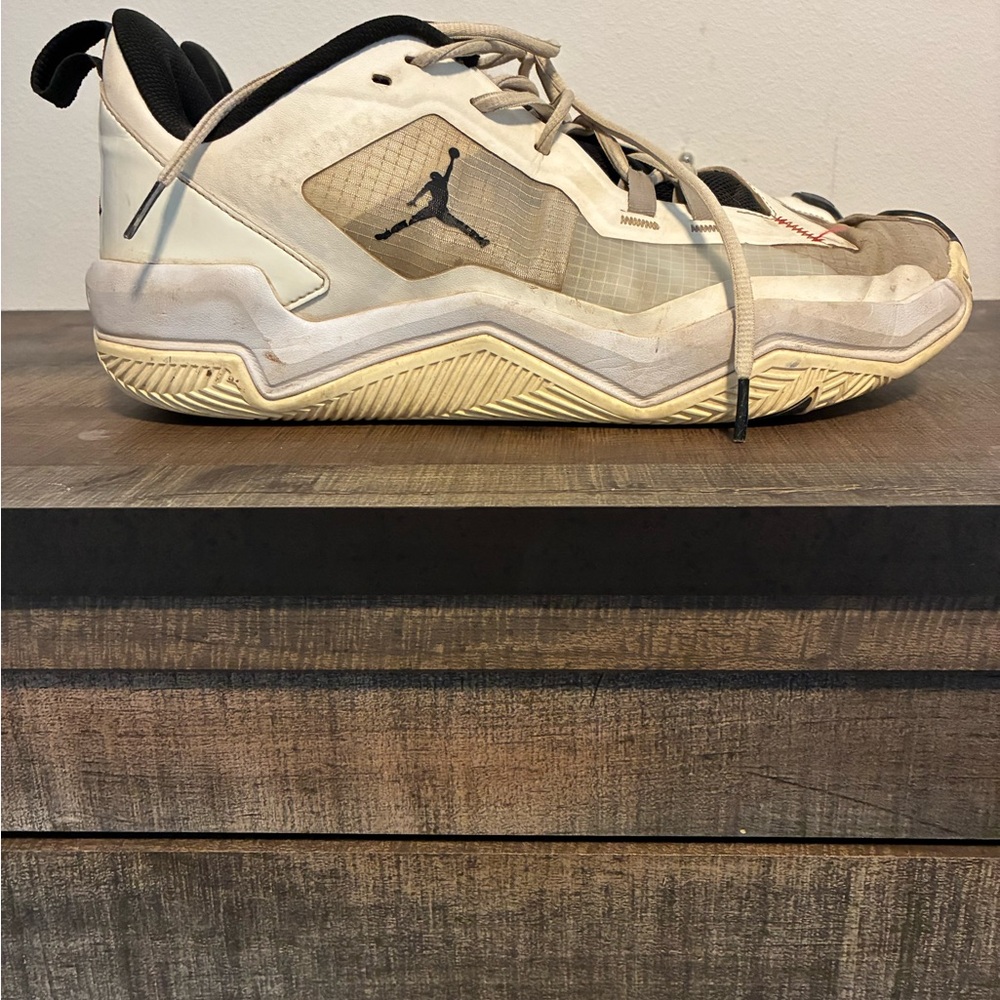Jordan Sneakers in Cream and Black